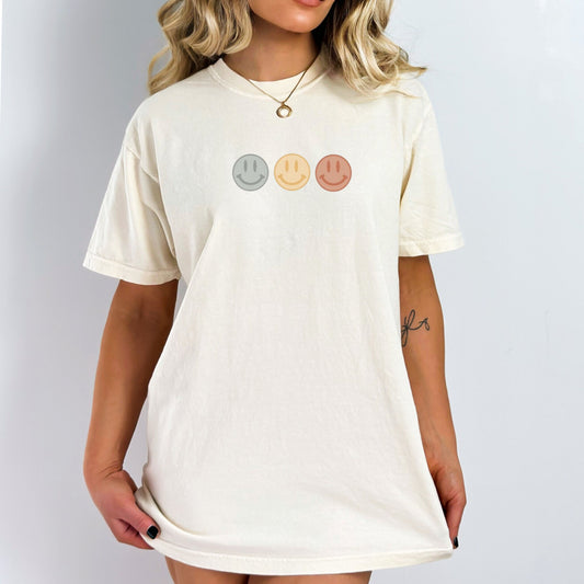 Smiley Face Shirt - Comfort Color Shirt - Smiley Trio Design - Retro Design - Trendy Shirt - Oversized Shirt - tshirt gift