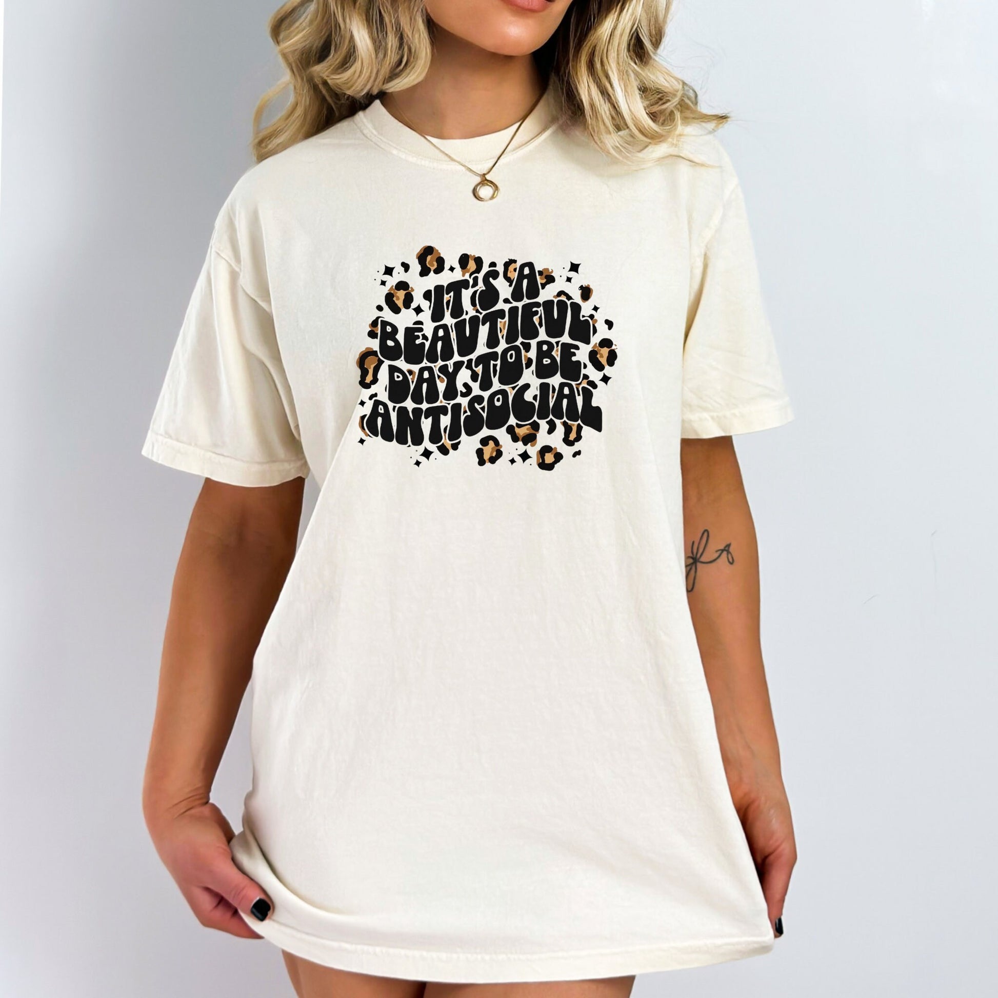 Its a beautiful day to be anti social - Comfort Color Shirt - Leopard Tee - Anti social Club Design - Oversized Shirt - Retro Shirt